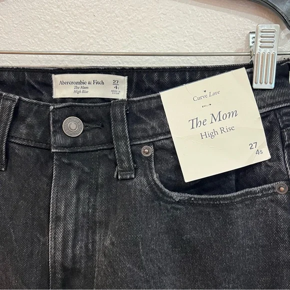 Abercrombie & Fitch Curve Love High Rise Mom Jean Black Women’s Size 27/4 Short - Picture 7 of 8